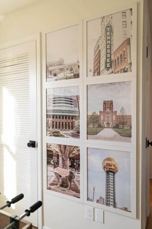 Interior - University Bliss 1 mile from UTK (Knoxville)