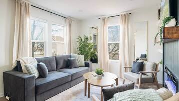 Télévision, cheminée