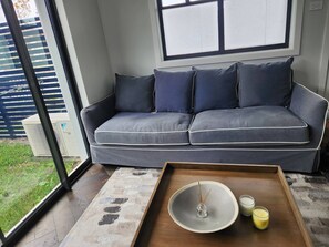 House, 2 Bedrooms, Accessible, Balcony | Living area