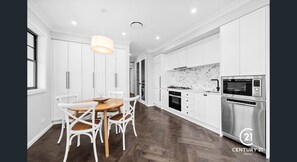 House, 2 Bedrooms, Accessible, Balcony | Dining room