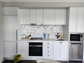 House, 2 Bedrooms, Accessible, Balcony | Interior