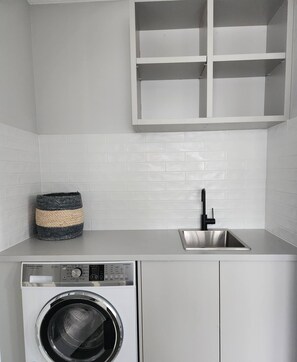 Maison, 2 chambres, accessible aux personnes à mobilité réduite, balcon | Blanchisserie