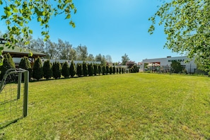Property grounds - Comfortable holiday homes near the sea, pool (Sianozety)