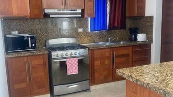 Apartment, 3 Bedrooms, Smoking, Balcony | Interior