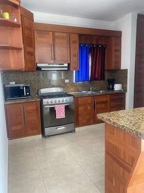 Appartement, 3 chambres, fumeur, balcon | Intérieur