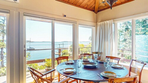 Waterfront Retreat on Southport Island - Pet-Friendly, Sleeps 6