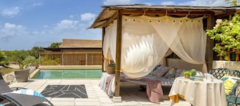 Essenthia - ID 3 - Nine Bedroom Apartment, Sleeps 18