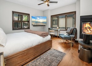 4 bedrooms, desk, free WiFi, bed sheets - Chateau Tremonte 8 | 4BR West Vail Townhome, Free Shuttle (Vail)