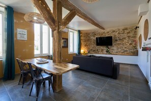 Interior - Bright Apartment - 4 People - Air Conditioning. (Carcassonne)