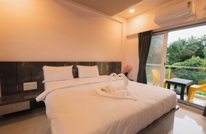 Deluxe Δίκλινο Δωμάτιο (Double), Μπαλκόνι, Θέα στην Πόλη | Γραφείο, χώρος εργασίας για λάπτοπ, δωρεάν Wi-Fi 