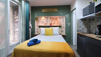 1 habitación, tabla de planchar con plancha, wifi gratis y ropa de cama