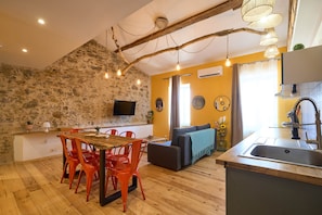 Interior - Unique charm - Clim - 6 pers in the heart of Carca (Carcassonne)
