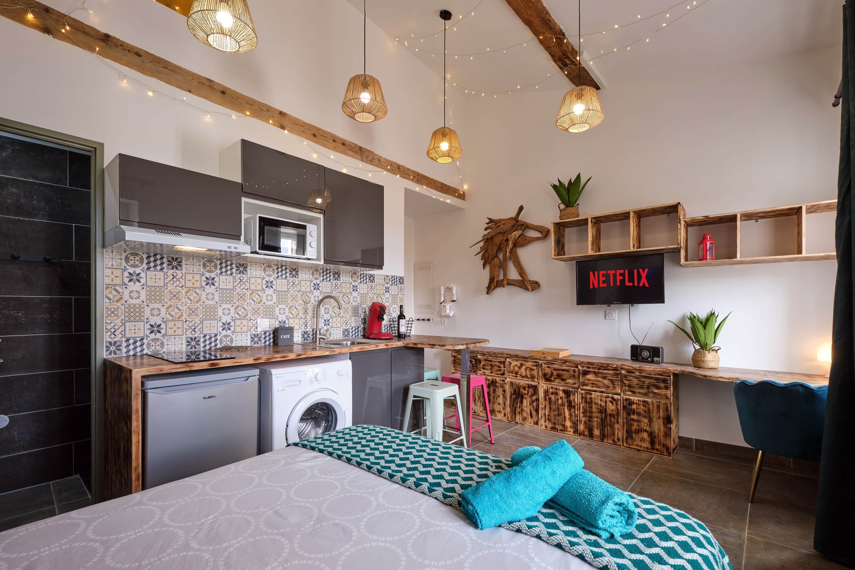 1 habitación, tabla de planchar con plancha, wifi gratis y ropa de cama 