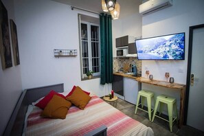1 chambre, fer et planche à repasser, Wi-Fi gratuit, draps fournis