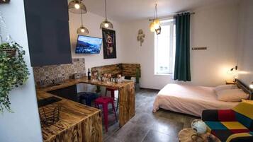 1 dormitorio, tabla de planchar con plancha, wifi gratis y ropa de cama