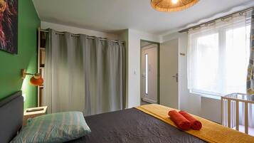 1 chambre, fer et planche à repasser, Wi-Fi gratuit, draps fournis