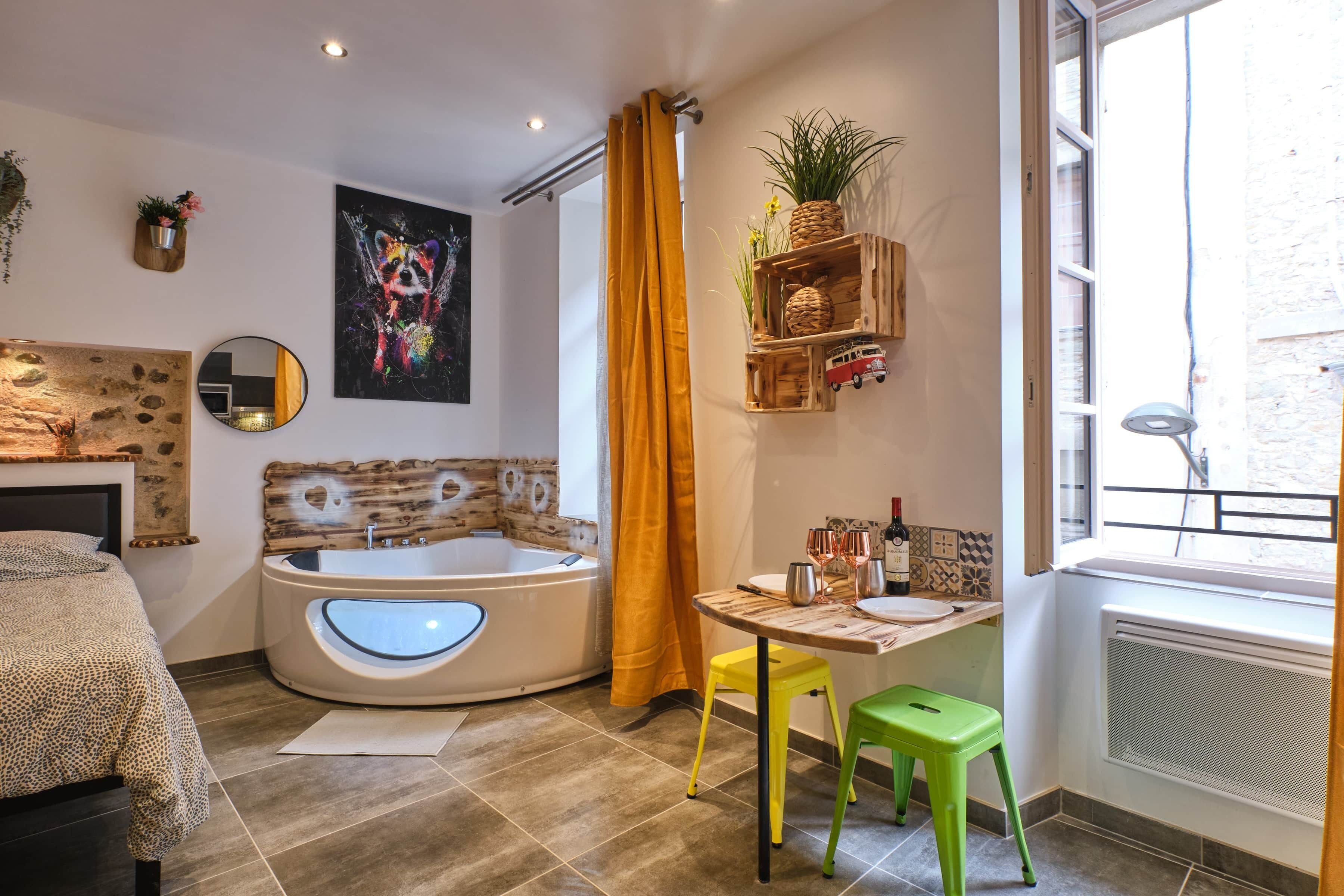 Doccia, asciugacapelli, asciugamani, sapone