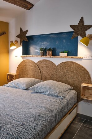1 chambre, fer et planche à repasser, Wi-Fi gratuit, draps fournis