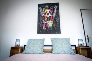 1 bedroom, iron/ironing board, free WiFi, bed sheets - T2 with jacuzzi and terrace (Carcassonne)