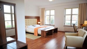 Deluxe Double Room, City View | In-room safe, desk, laptop workspace, soundproofing