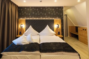 Deluxe Double Room, City View | In-room safe, desk, laptop workspace, soundproofing