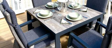 Cottage | Outdoor dining