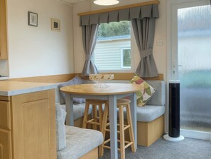 Cottage | Dining - Brynowen Holiday Park - Holiday Accommodation 19041 (Borth)