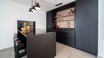 Microonde, forno, piano cottura, tostapane