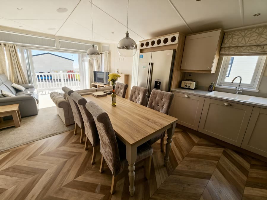 Cottage | Dining