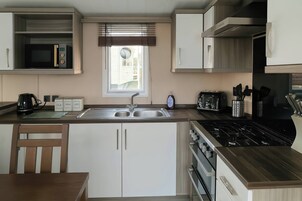 Cottage | Private kitchen | Cookware/dishes/utensils