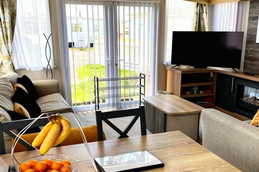 Lyons Robin Hood - Holiday Accommodation 20871 - Ffrith Beach