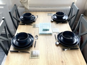 Cottage | Dining - Lyons Robin Hood - Holiday Accommodation 20871 (Rhyl)