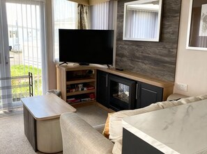 Cottage | Living area - Lyons Robin Hood - Holiday Accommodation 20871 (Rhyl)