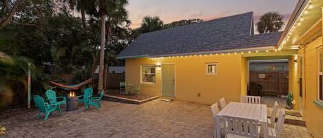 House, Multiple Beds (Lemon Drop) | Outdoor dining