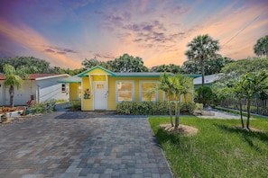 ハウス ベッド (複数台) (Lemon Drop) | 外観