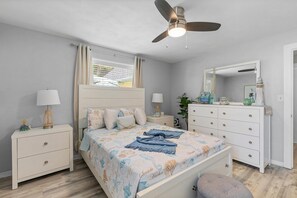 ハウス ベッド (複数台) (Lemon Drop) | 2 室のベッドルーム