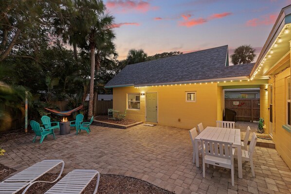 House, Multiple Beds (Casa del Limone) | Outdoor dining - Casa del Limone (New Smyrna Beach)
