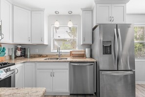 House, Multiple Beds (Casa del Limone) | Private kitchen - Casa del Limone (New Smyrna Beach)