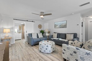 House, Multiple Beds (Casa del Limone) | Living area - Casa del Limone (New Smyrna Beach)