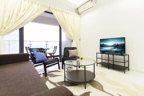 Room - Stylish Apartments in Danga Bay, Water Views (Johor Bahru)