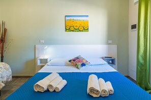 1 bedroom, WiFi, bed sheets