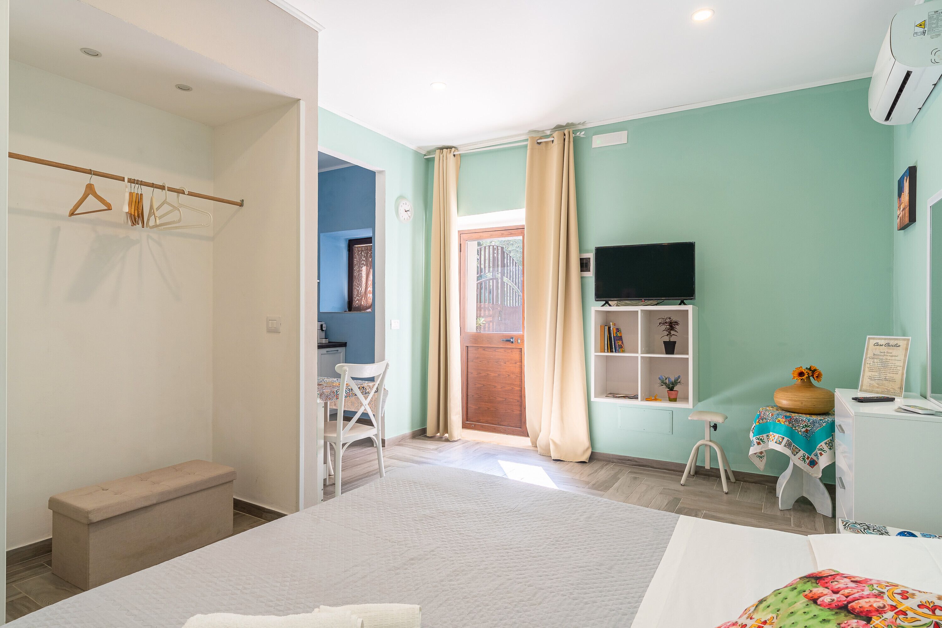 1 bedroom, WiFi, bed sheets