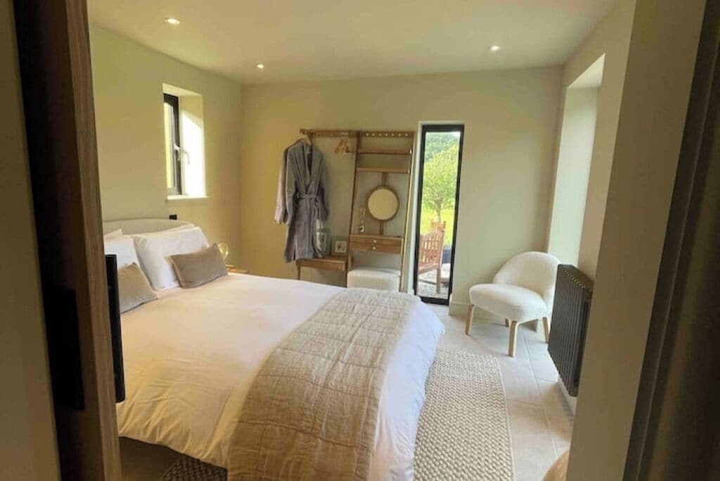 1 bedroom, iron/ironing board, travel crib, free WiFi