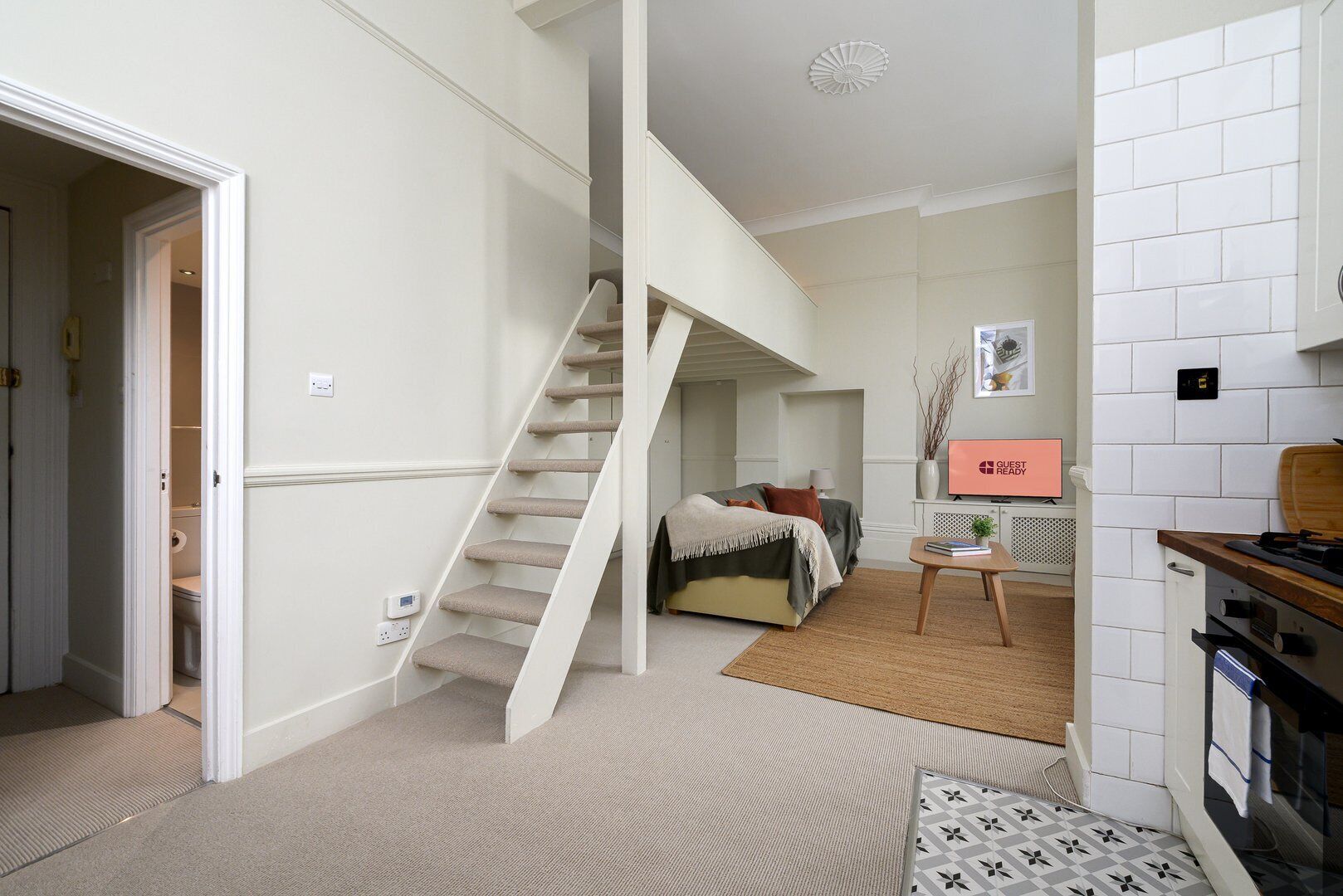 Iron/ironing board, Internet, bed sheets