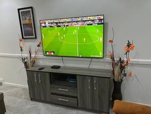 Interior - Groove Haven Lodge. Cozy and Inviting House in Accra, Ghana's, vibrant town  (Buduburam)