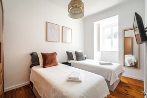 3 bedrooms, iron/ironing board, free WiFi, bed sheets