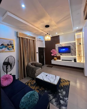 Economy Apartment, Balcony, City View | Living area