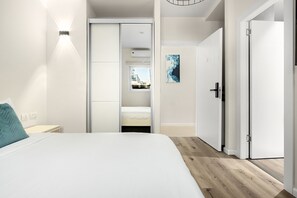 7 Schlafzimmer, Bügeleisen/Bügelbrett, WLAN