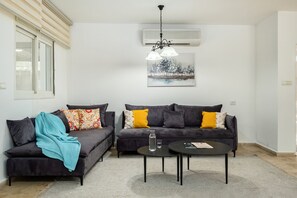 Smart TV, table football