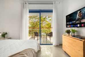 Acceso a internet y ropa de cama 